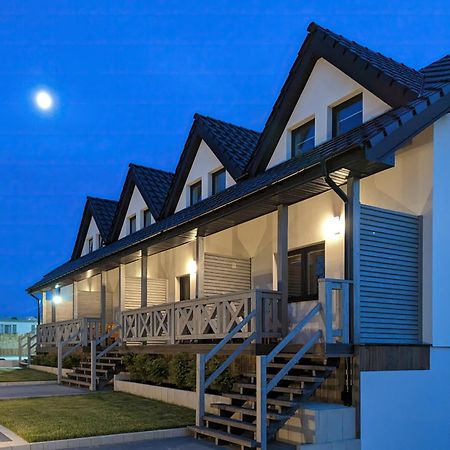 Seaside Escape Pet Friendly Apartments Mielenko By Noclegi Renters Bagian luar foto