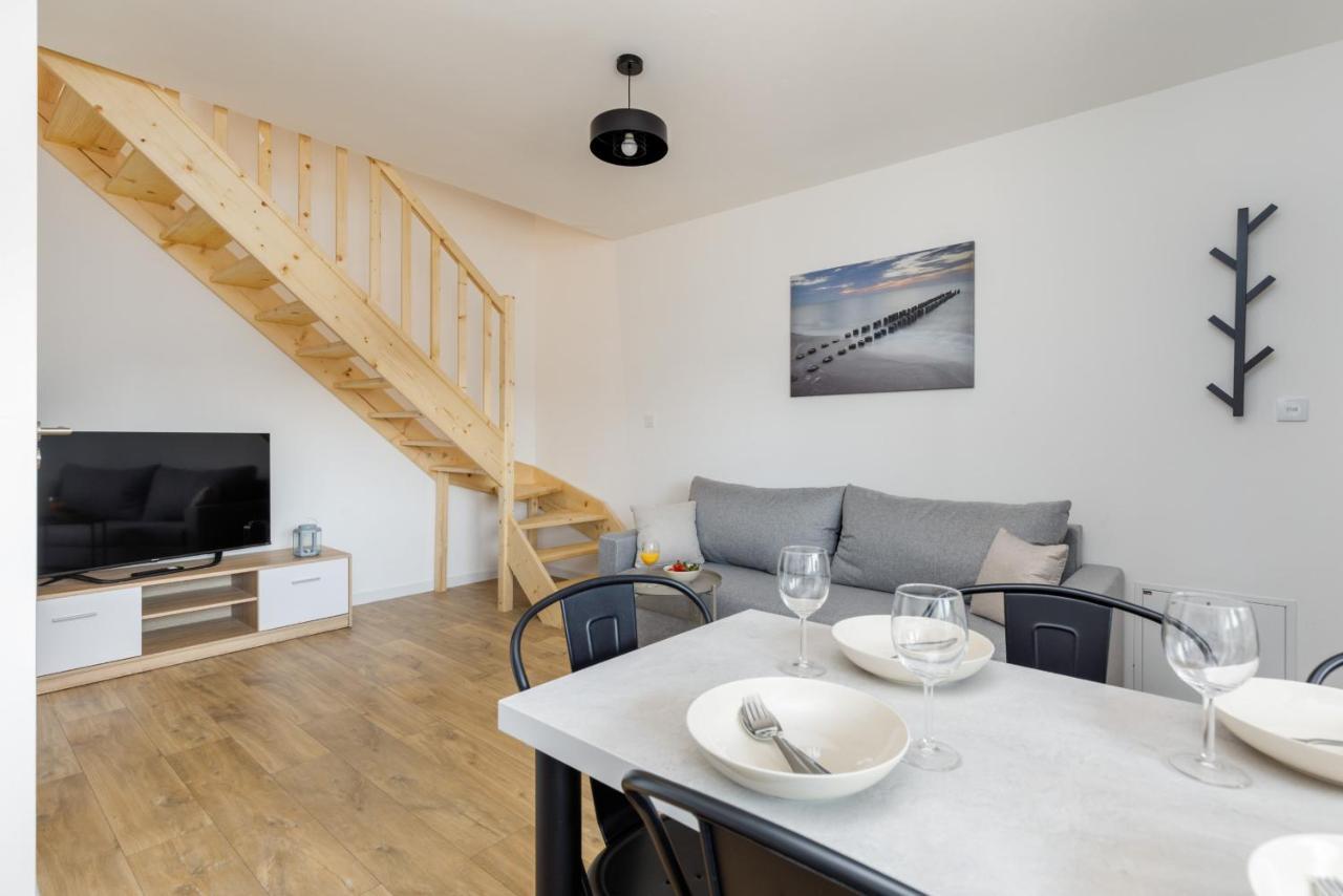 Seaside Escape Pet Friendly Apartments Mielenko By Noclegi Renters Bagian luar foto