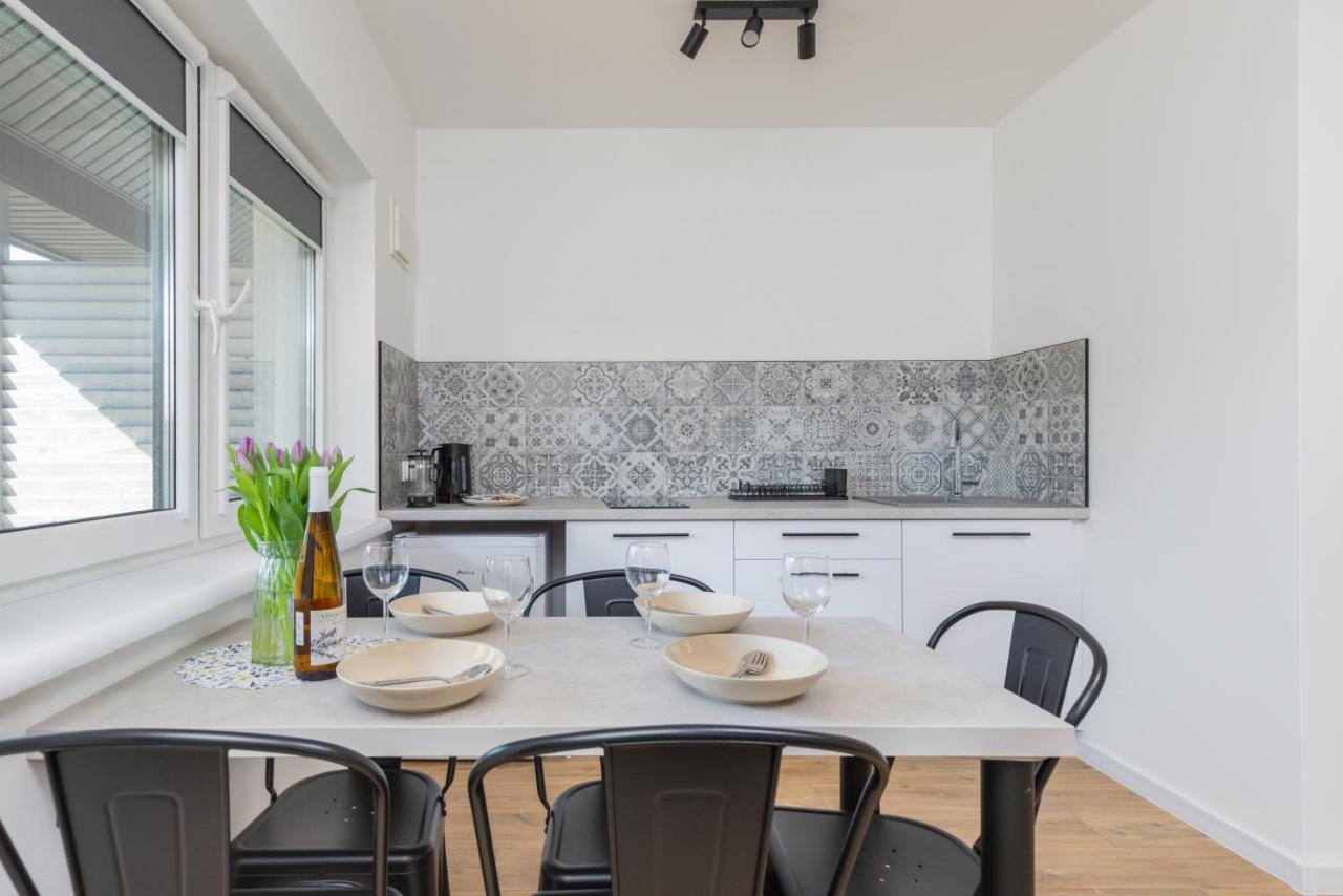 Seaside Escape Pet Friendly Apartments Mielenko By Noclegi Renters Bagian luar foto