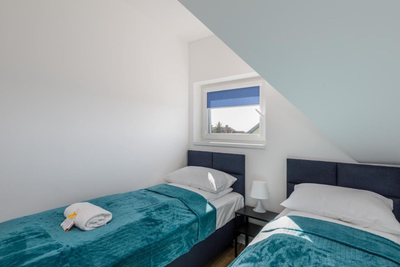 Seaside Escape Pet Friendly Apartments Mielenko By Noclegi Renters Bagian luar foto