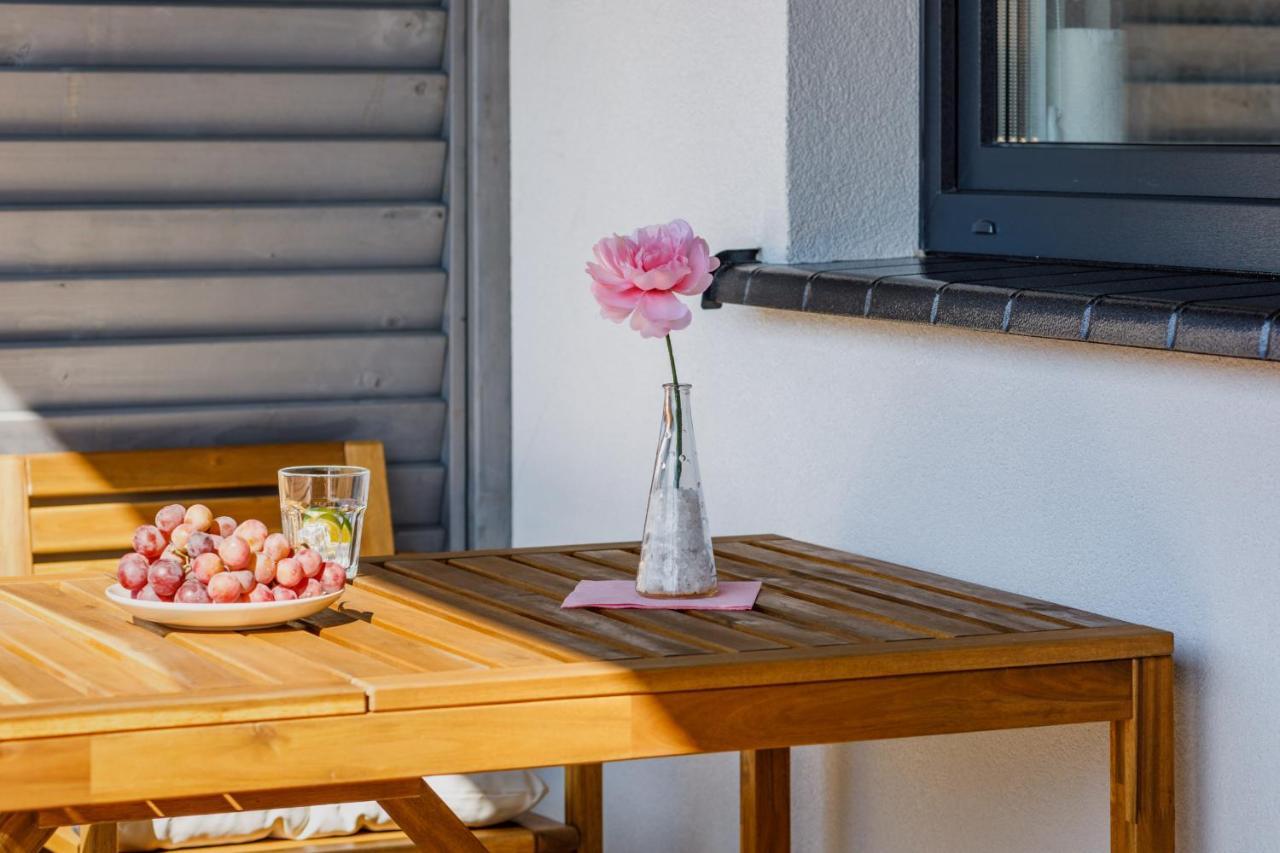Seaside Escape Pet Friendly Apartments Mielenko By Noclegi Renters Bagian luar foto