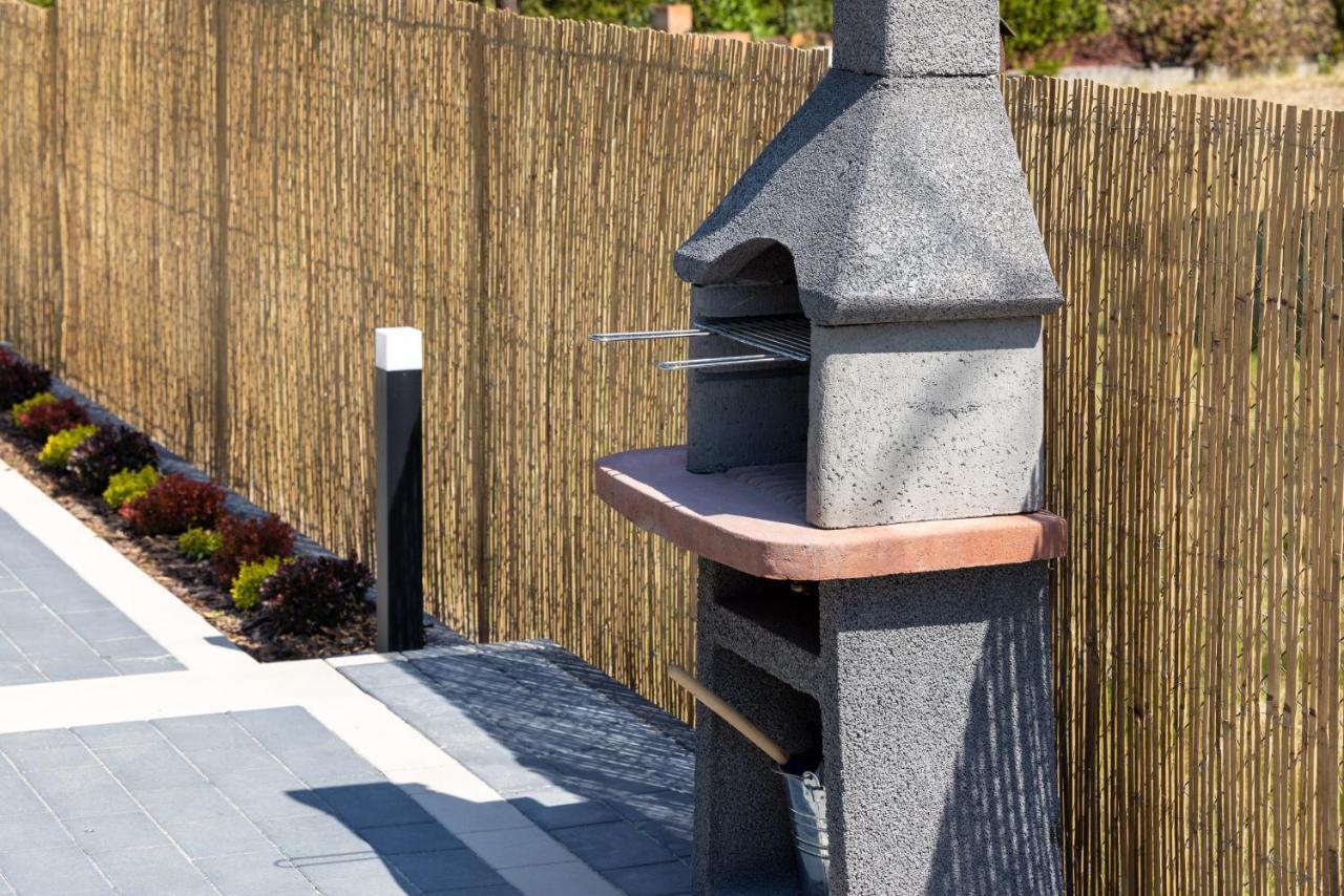 Seaside Escape Pet Friendly Apartments Mielenko By Noclegi Renters Bagian luar foto